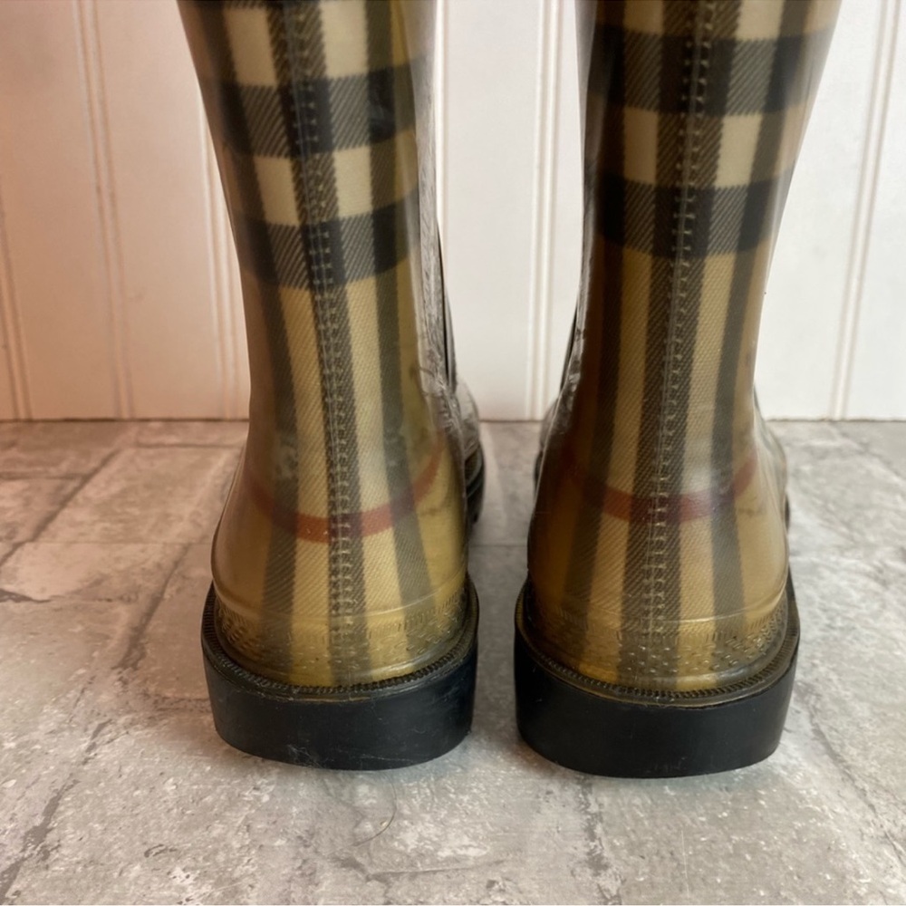 Burberry Brit rain boots - Picture 15 of 16